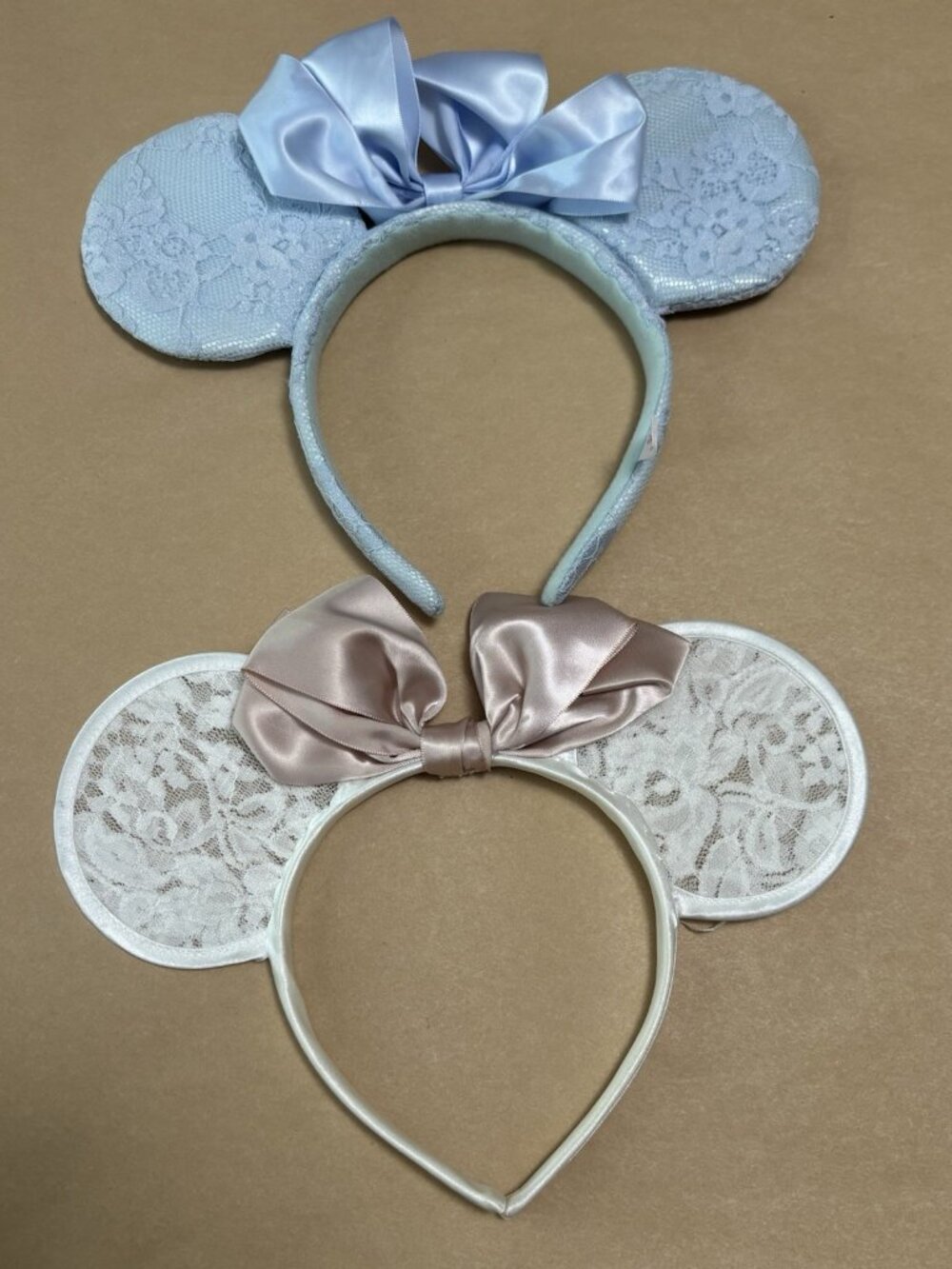 Lot Of 2 Tokyo Disney Resort 2022 Minnie Mouse White Blue Lace Headbands Ears